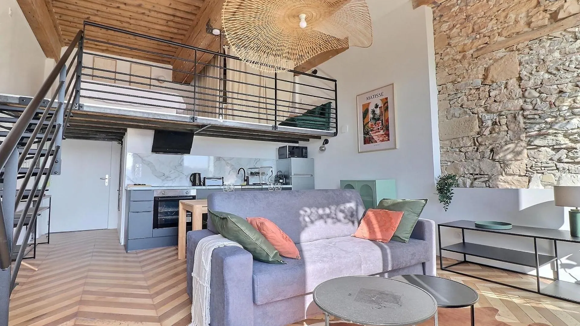 Charming Apartment With An Unobstructed View 리옹
