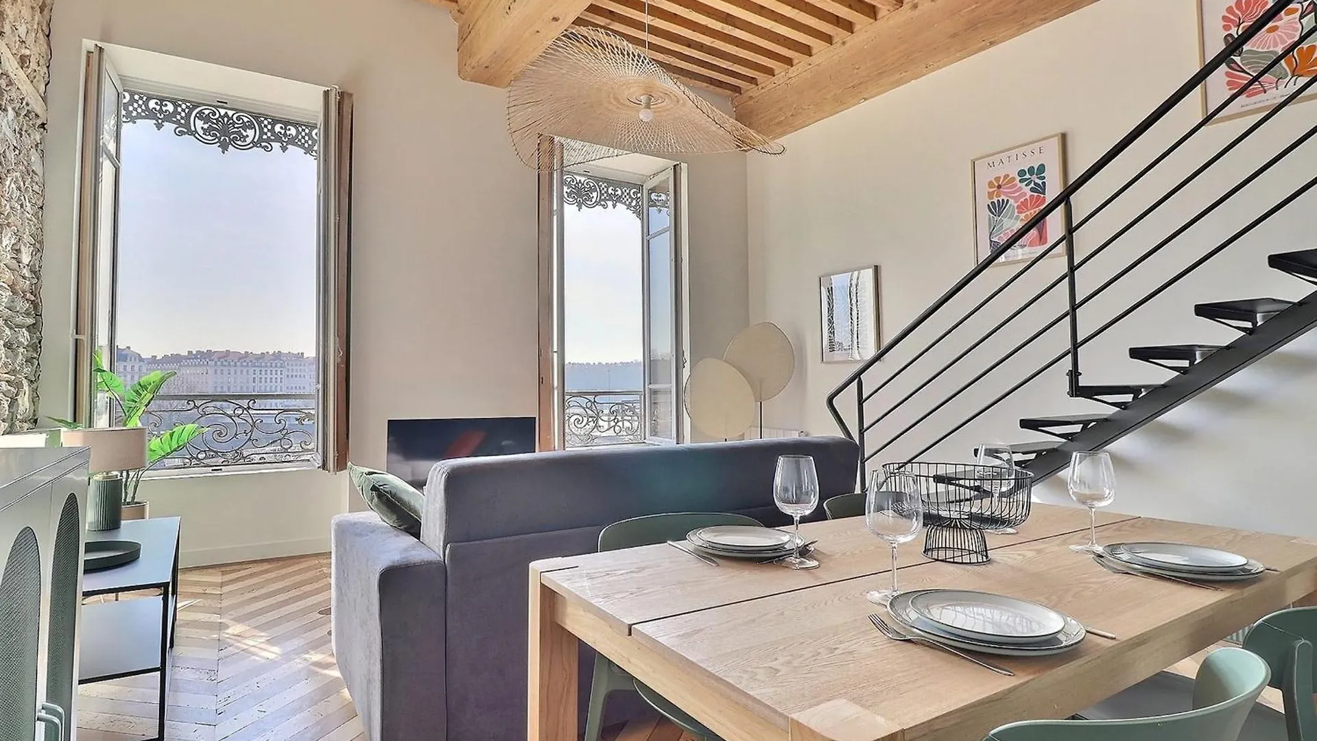 Charming Apartment With An Unobstructed View 리옹